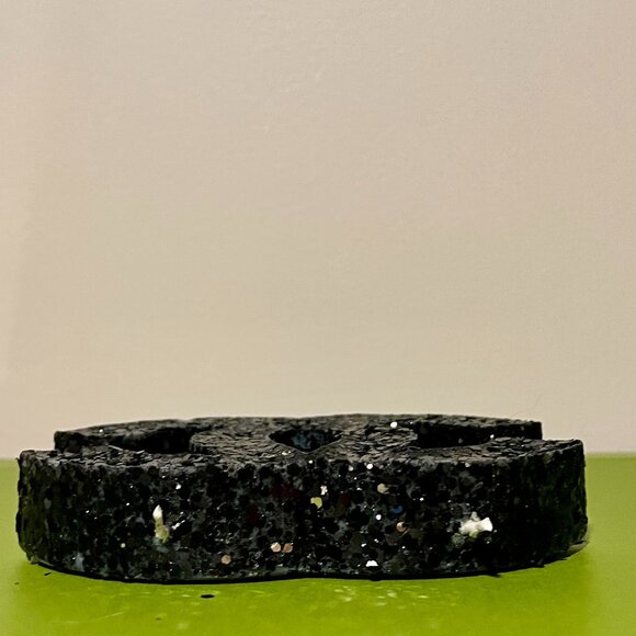 AVAILABLE NOW!! Black Glitter Double C Logo Candle Handmade - CC LOGO - Picture 6 of 7